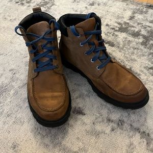 EUC Men’s Sorel Madison tan boot with blue laces, size 10.5